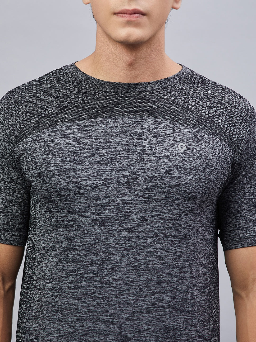 Men's Seamless Melange Moisture-Wicking Sports T-Shirt