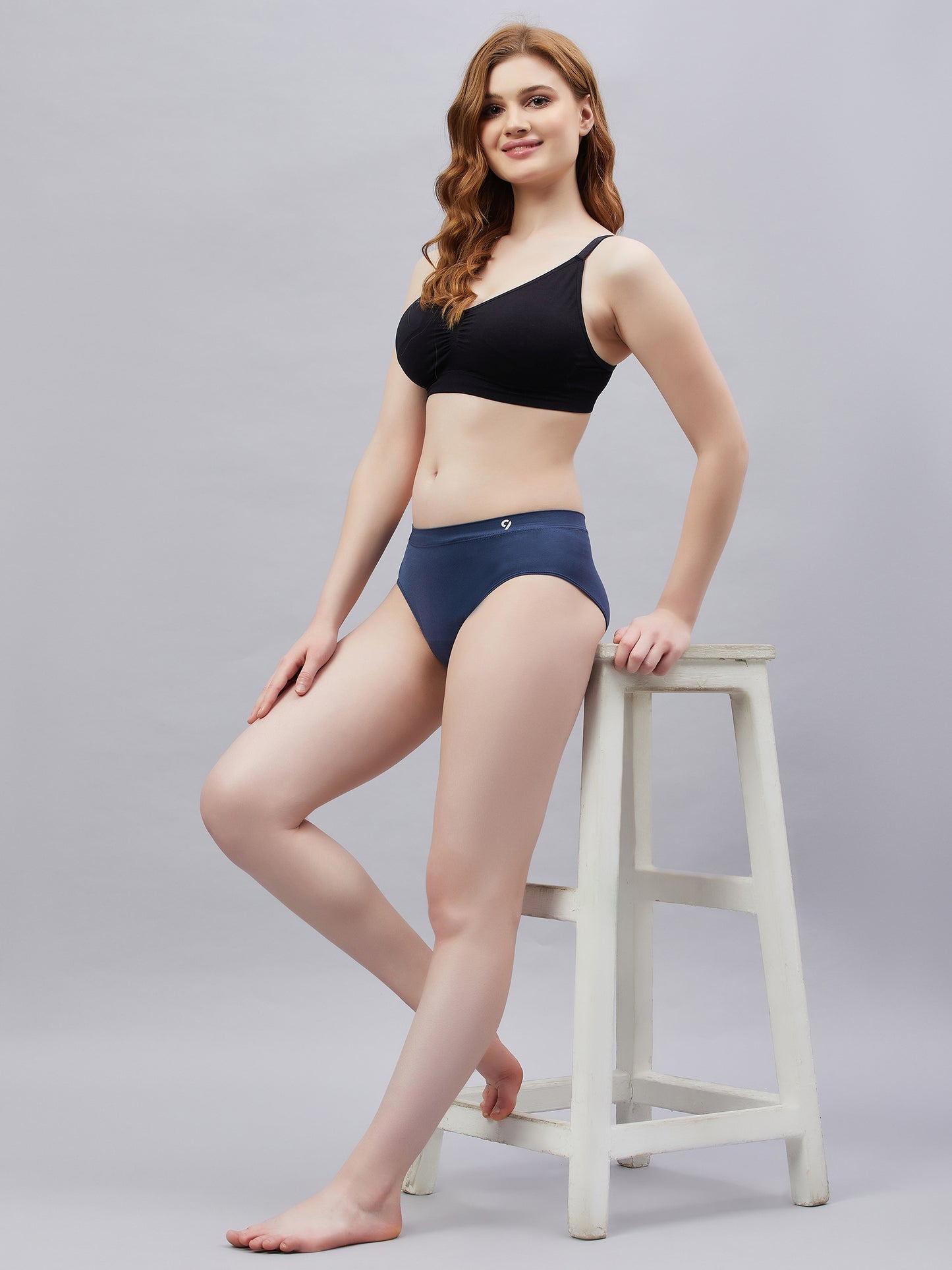 Seamless Solid Mid Waist Basic Panty for Women