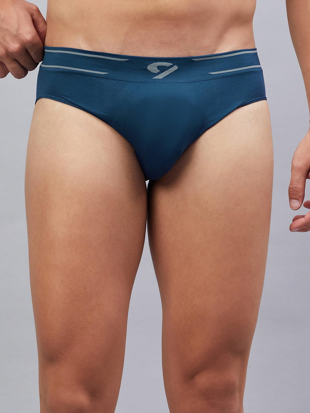 C9 AIRWEAR Skin friendly Men's Seamless Basic Briefs - Blue opal