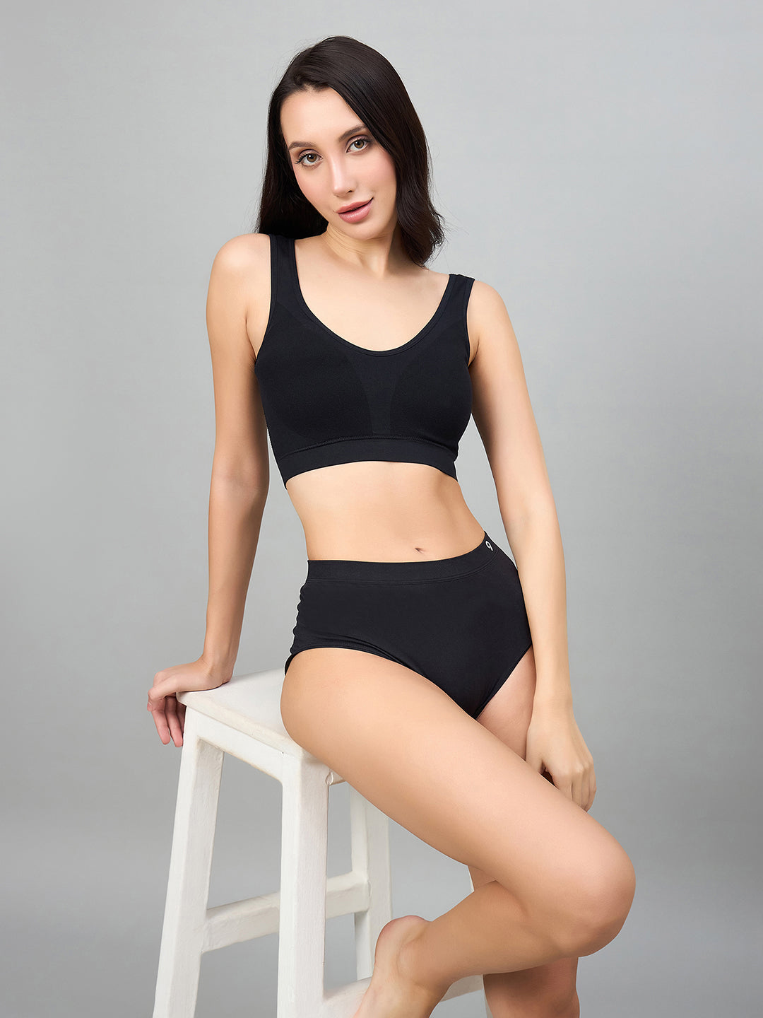 Seamless Women’s High-Rise Soft & Lightweight Hipster Briefs (Pack of 3)