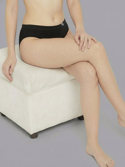 Women’s Seamless Ultra Soft & Breathable Mid Rise Panties (Pack Of 3)