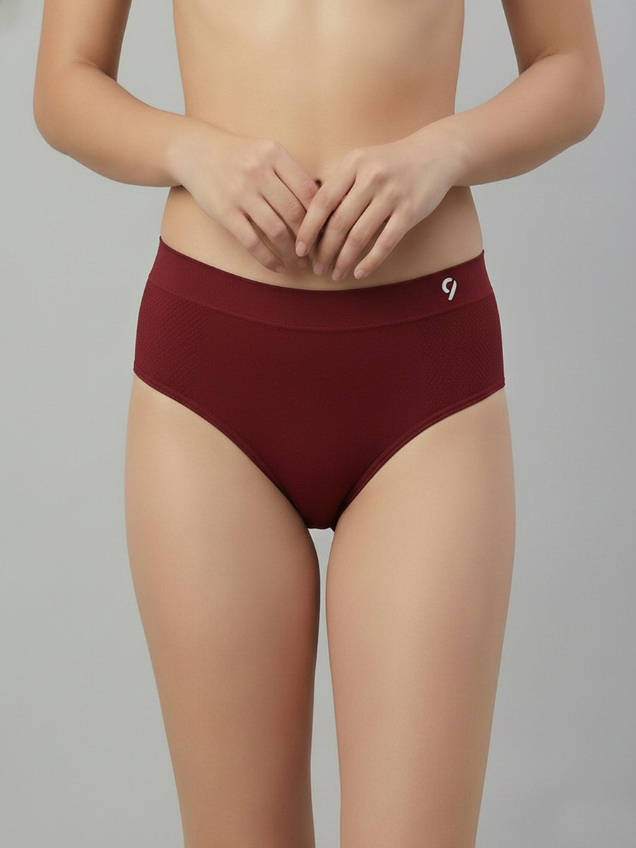 Women Seamless Mid-Rise Soft &Breathable Briefs(Pack Of 3)